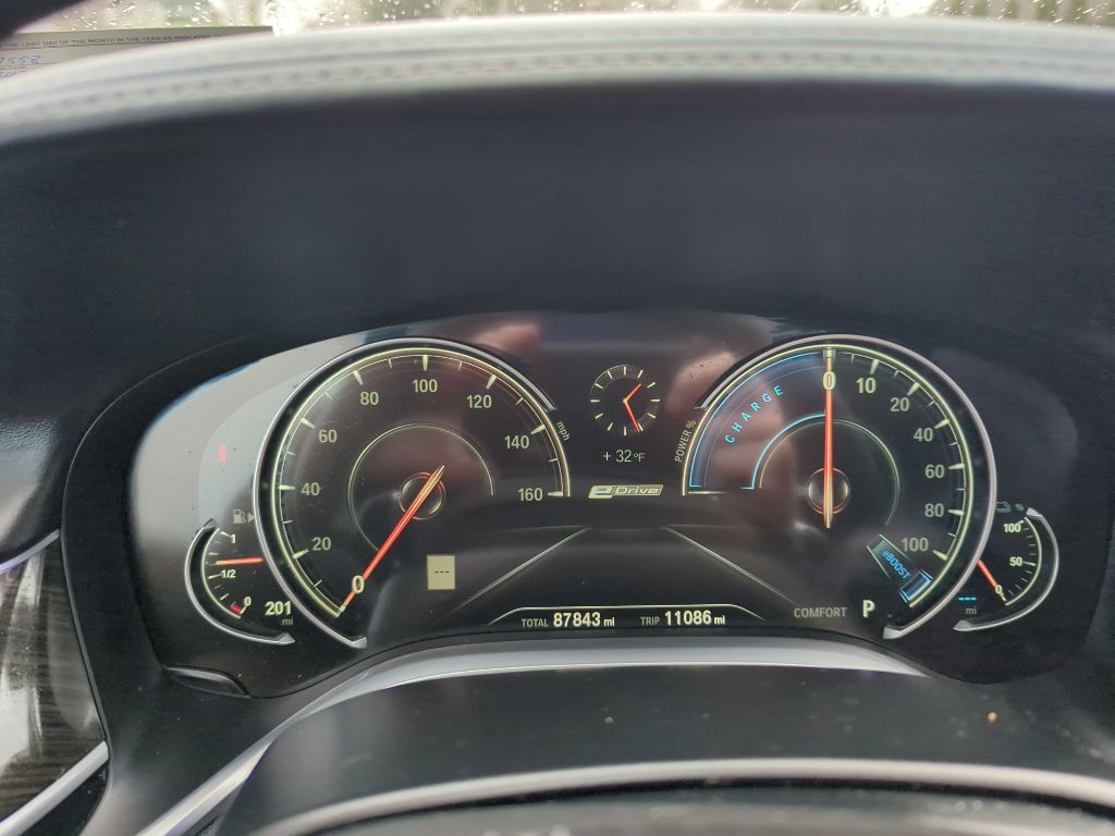 Vehicle image 14 of 24