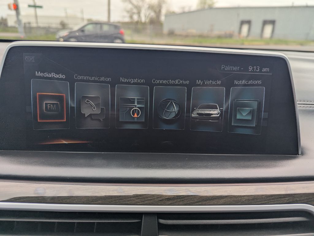 Vehicle image 22 of 24