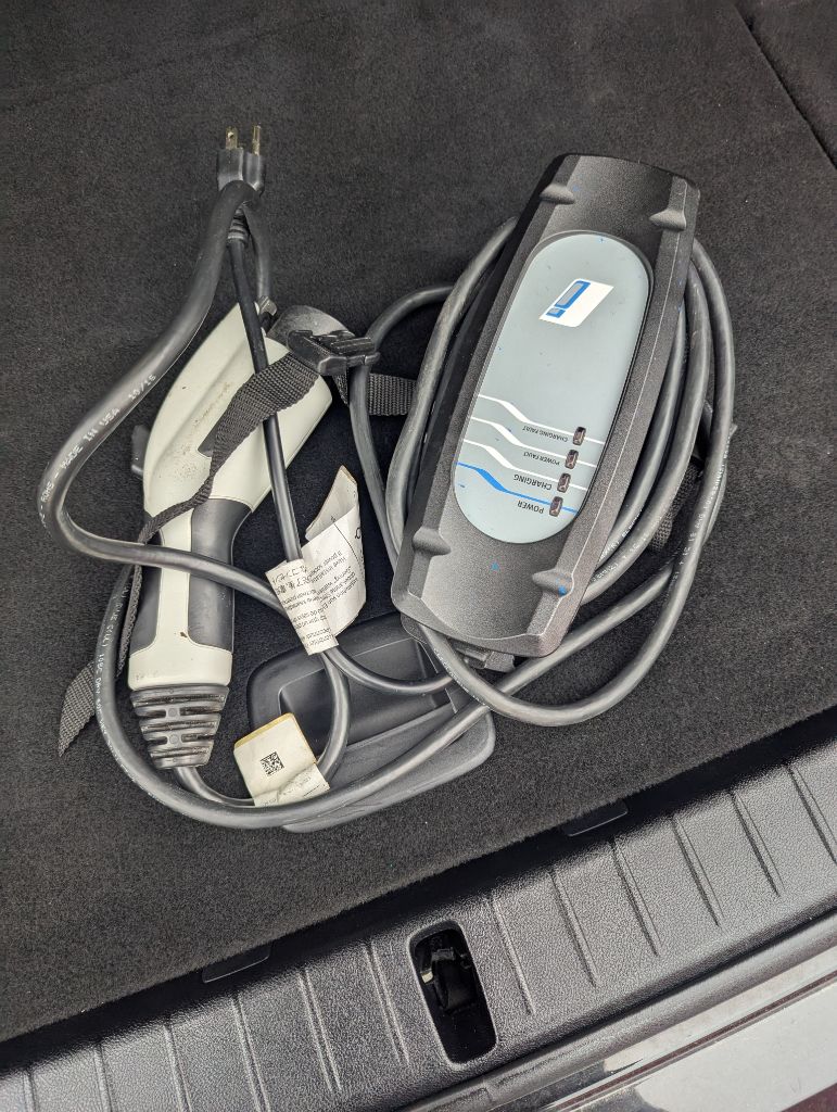 Vehicle image 16 of 24