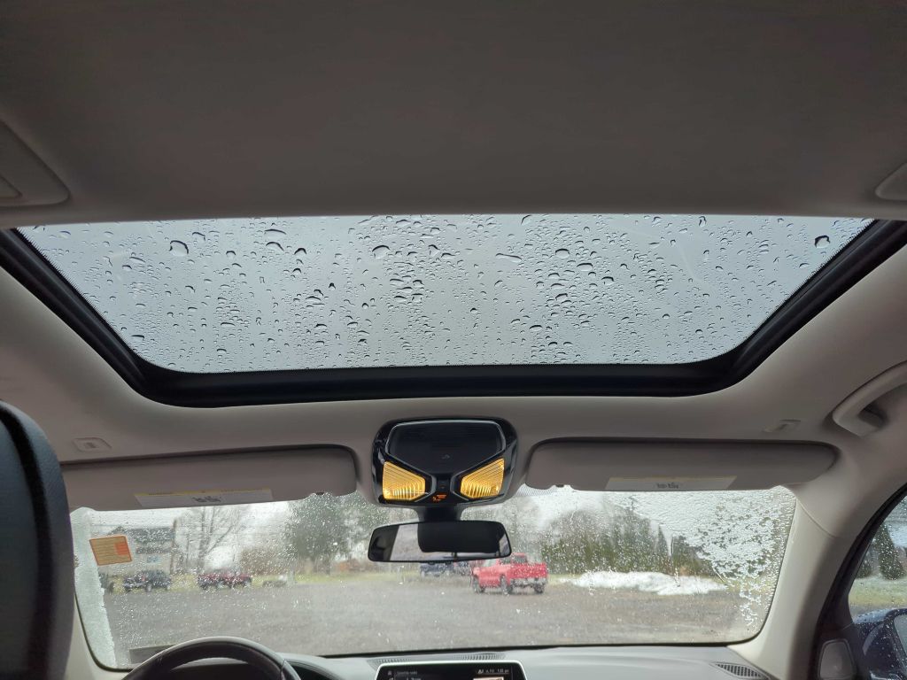 Vehicle image 10 of 24