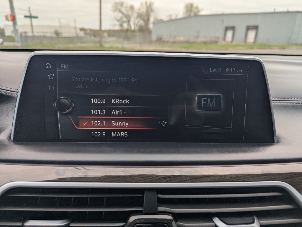 Vehicle image 20 of 24