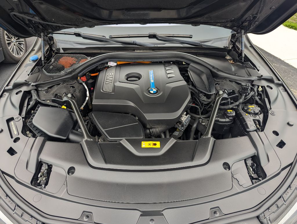 Vehicle image 18 of 24