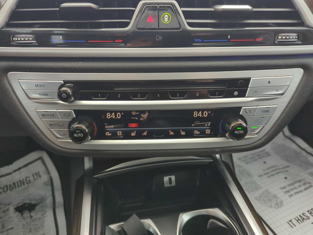 Vehicle image 11 of 24