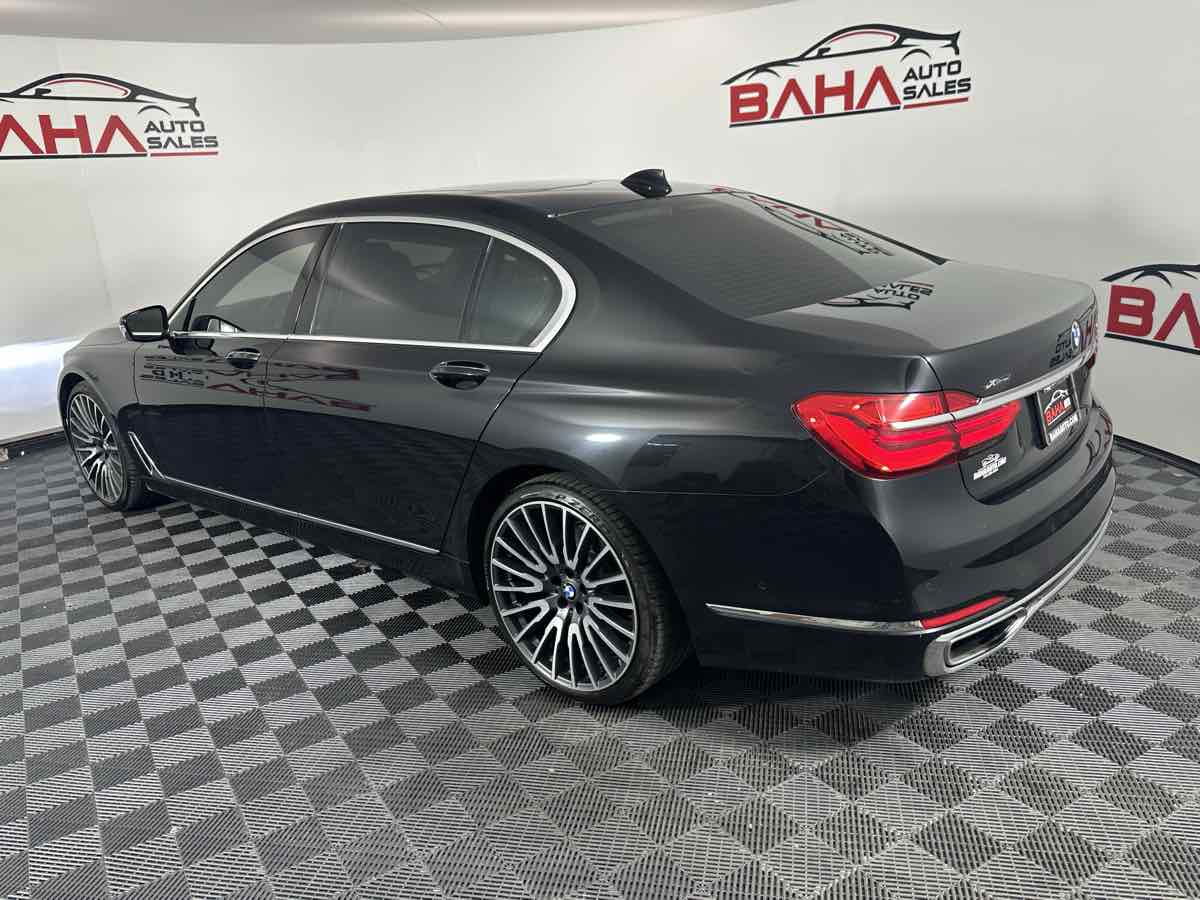 Vehicle image 10 of 56