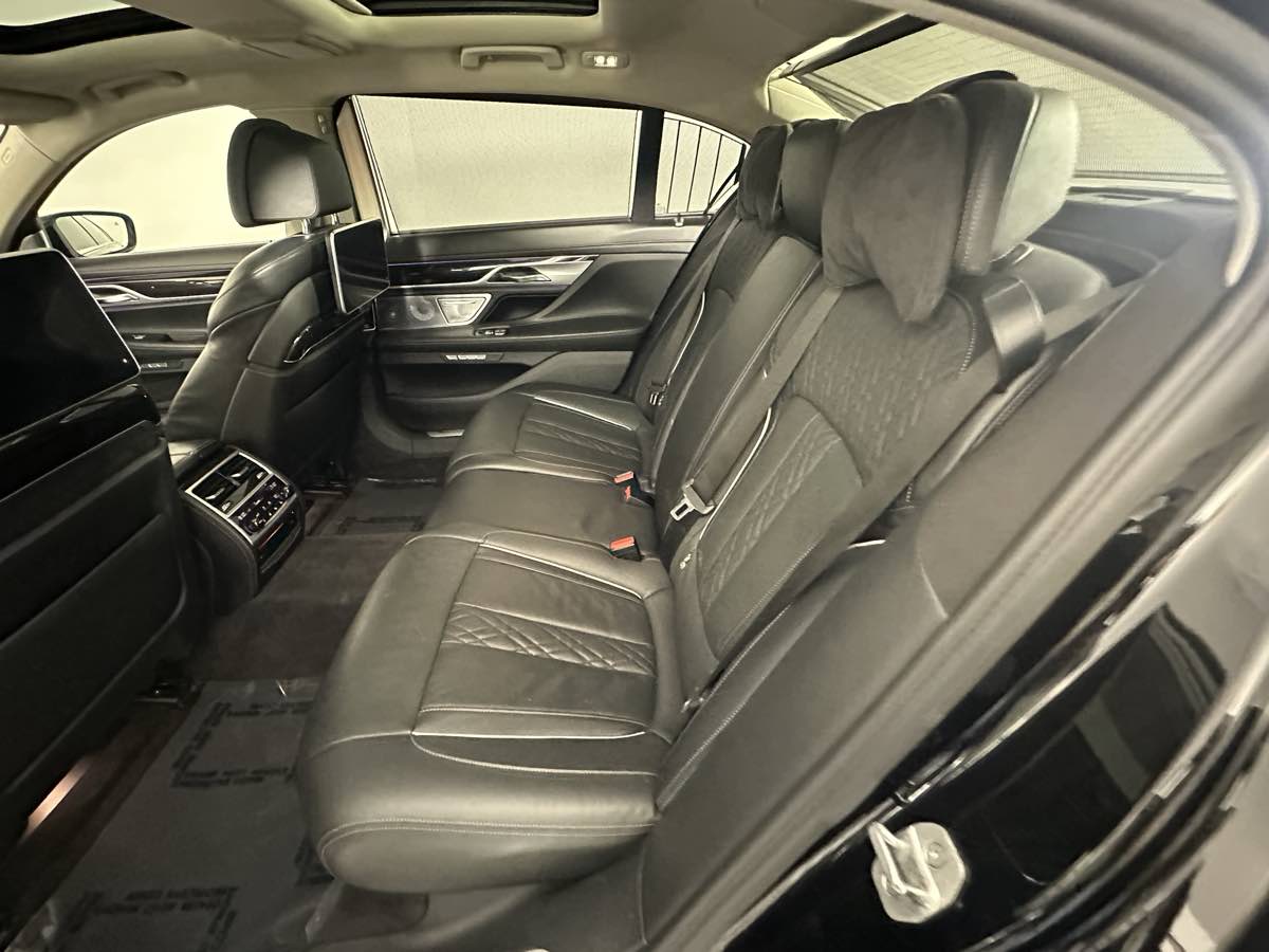 Vehicle image 29 of 56