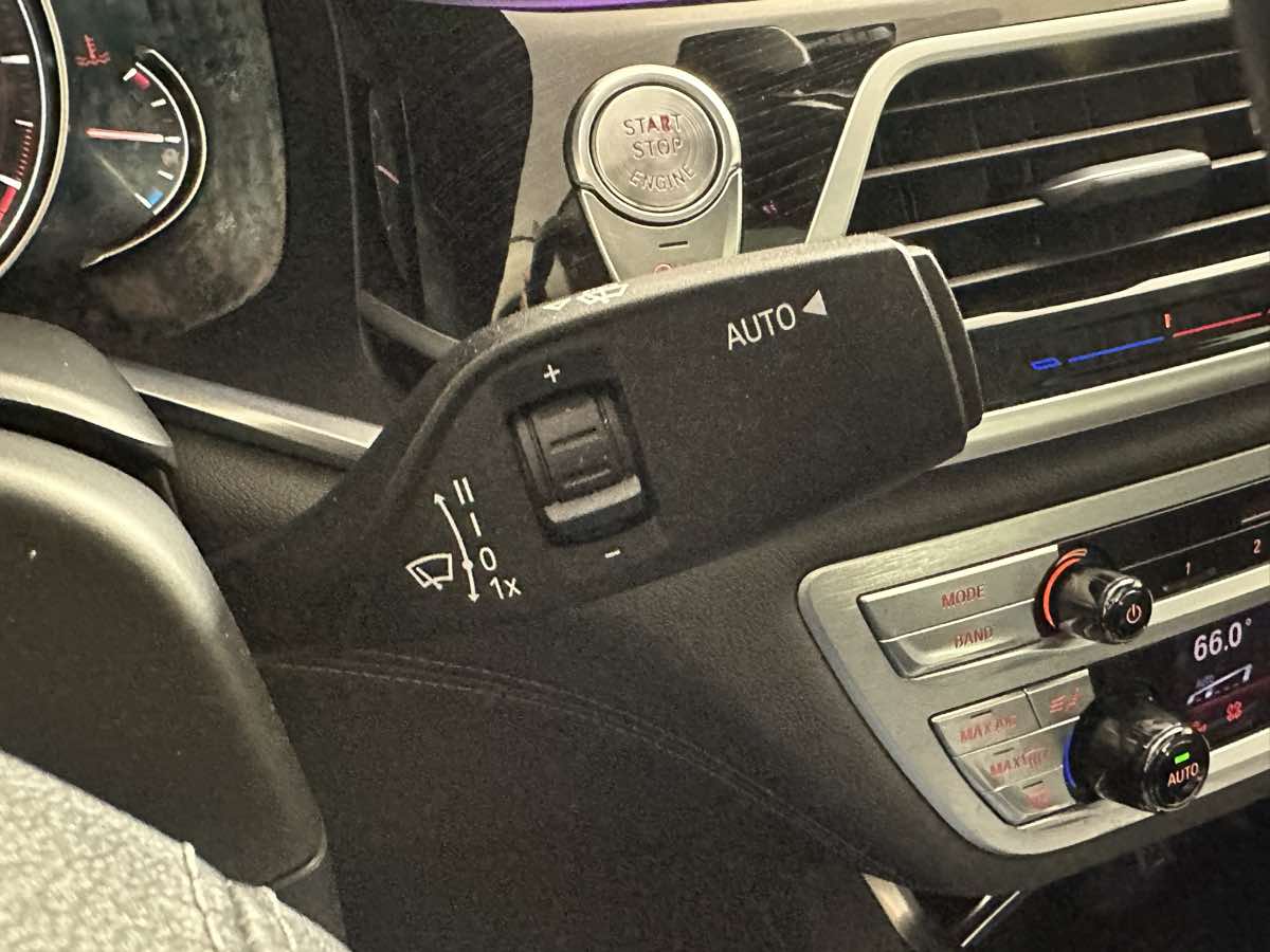 Vehicle image 40 of 56