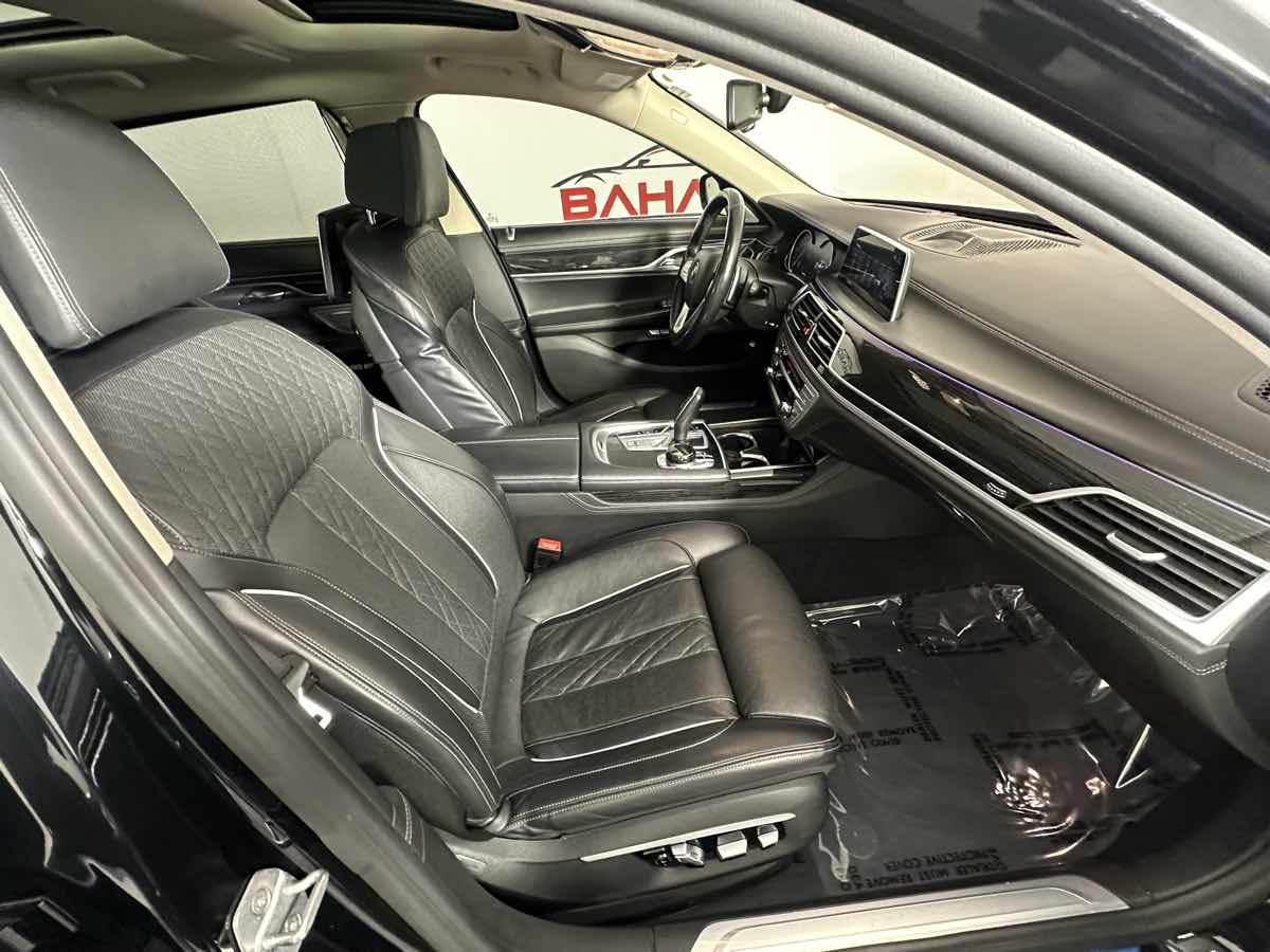 Vehicle image 28 of 56