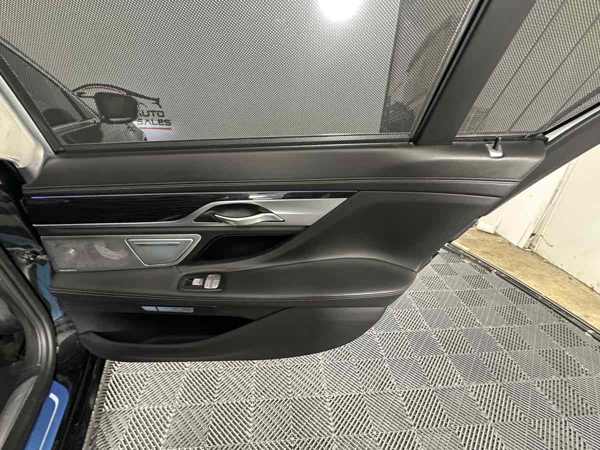 Vehicle image 21 of 56