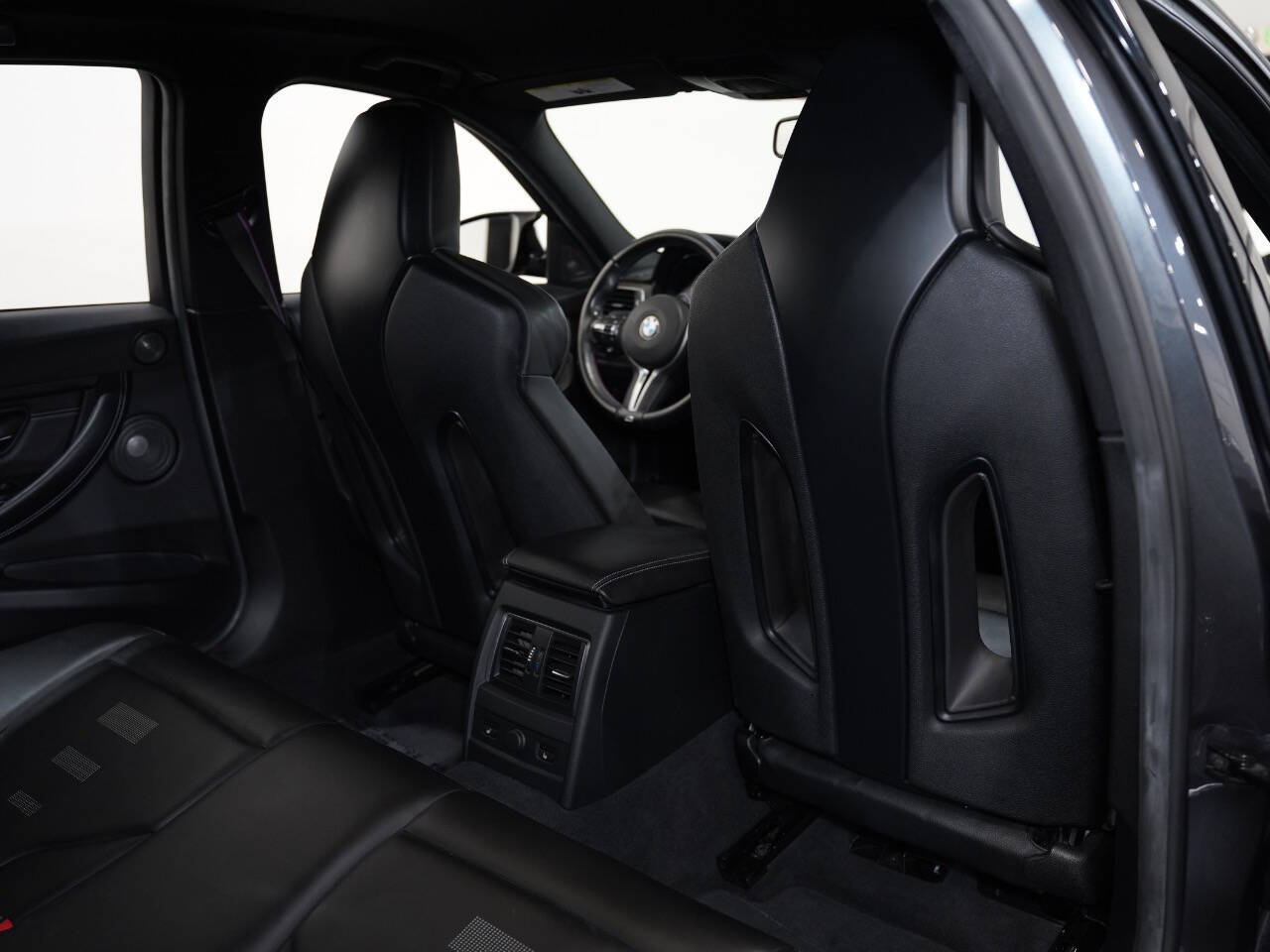 Vehicle image 38 of 54