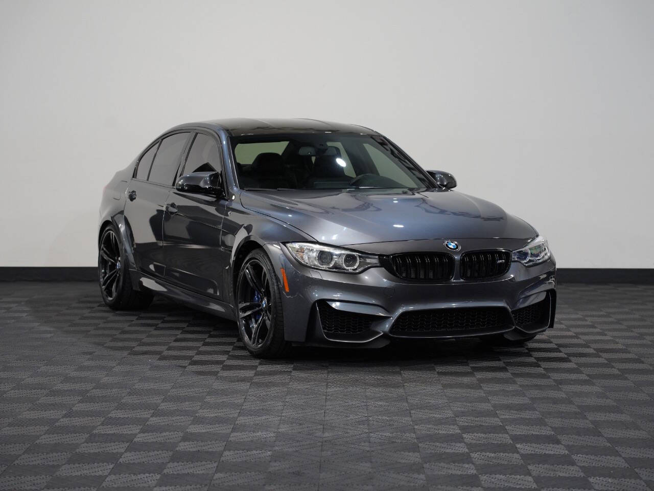 Vehicle image 5 of 54