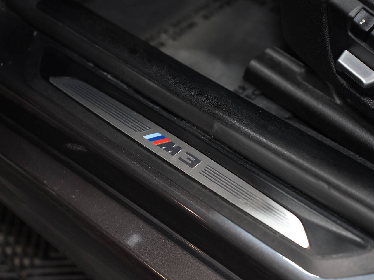 Vehicle image 29 of 54