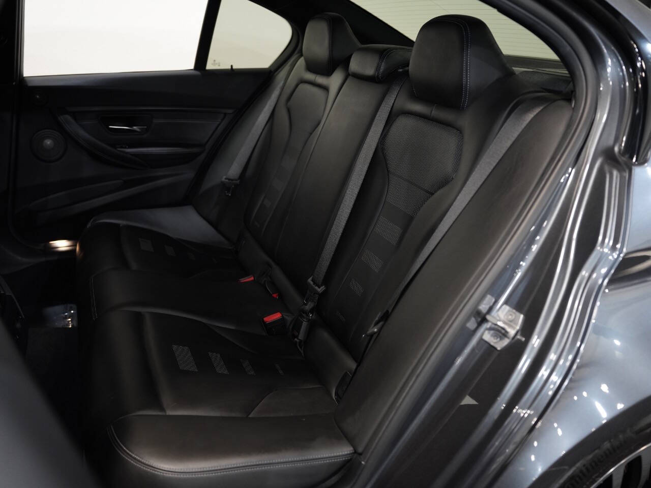 Vehicle image 39 of 54
