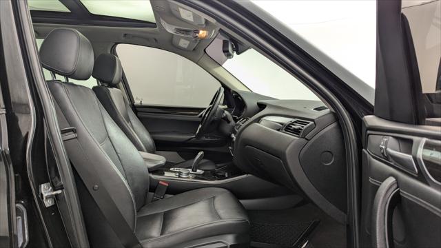 2017 BMW X3 sDrive28i Image 13 of 30