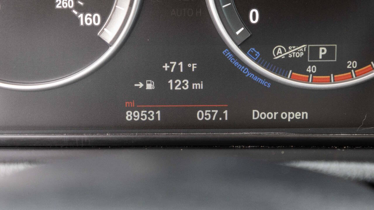 Vehicle image 23 of 33
