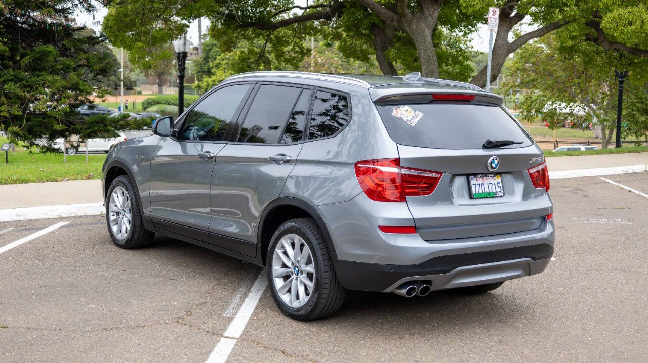 Vehicle image 9 of 33