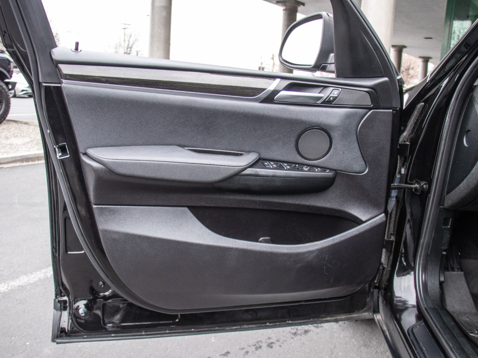 Vehicle image 9 of 26