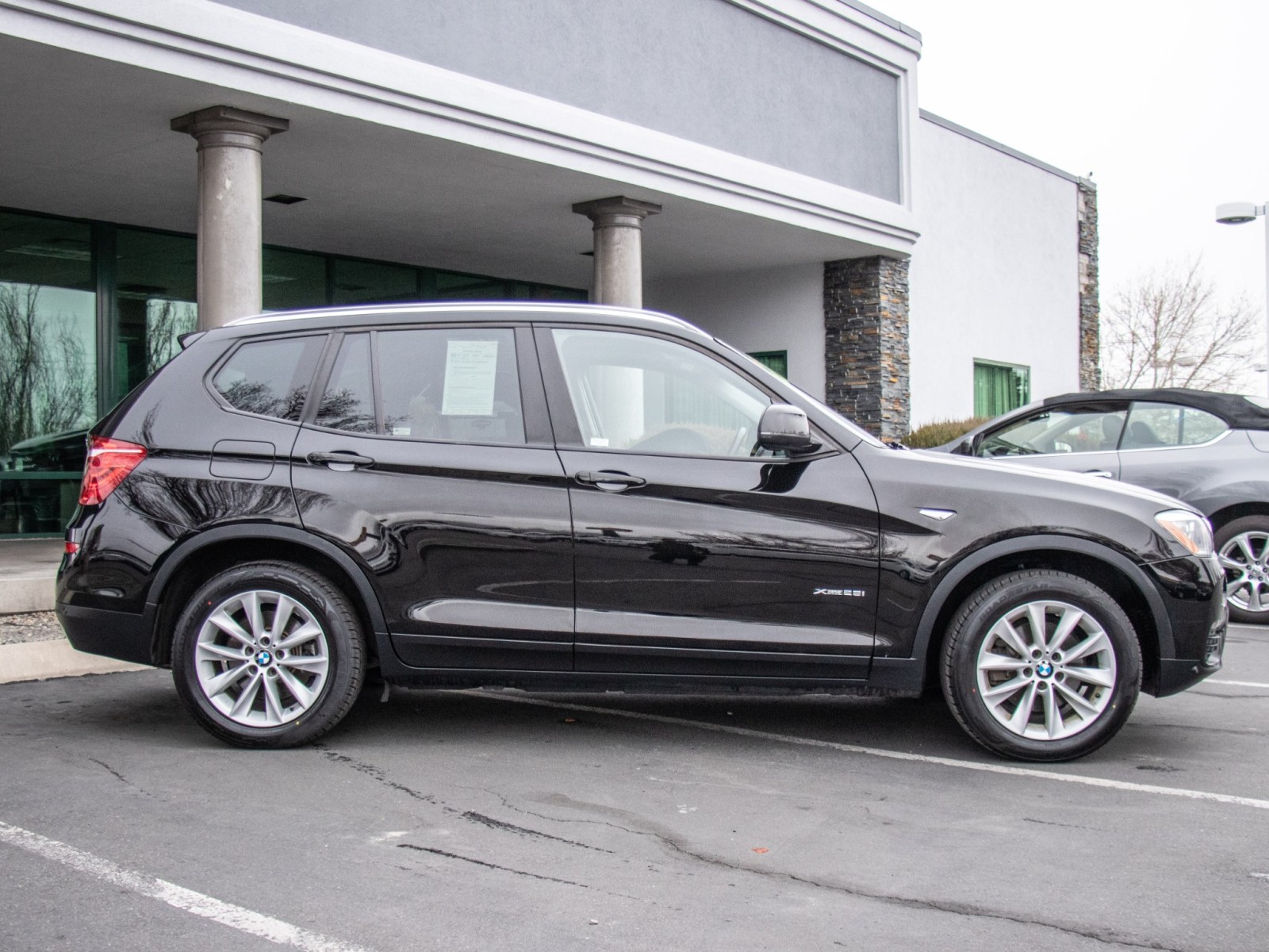 Vehicle image 7 of 26