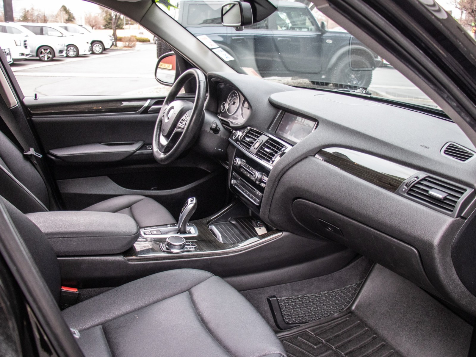 Vehicle image 18 of 26