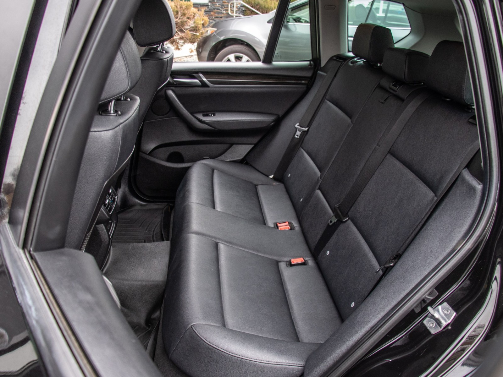 Vehicle image 22 of 26