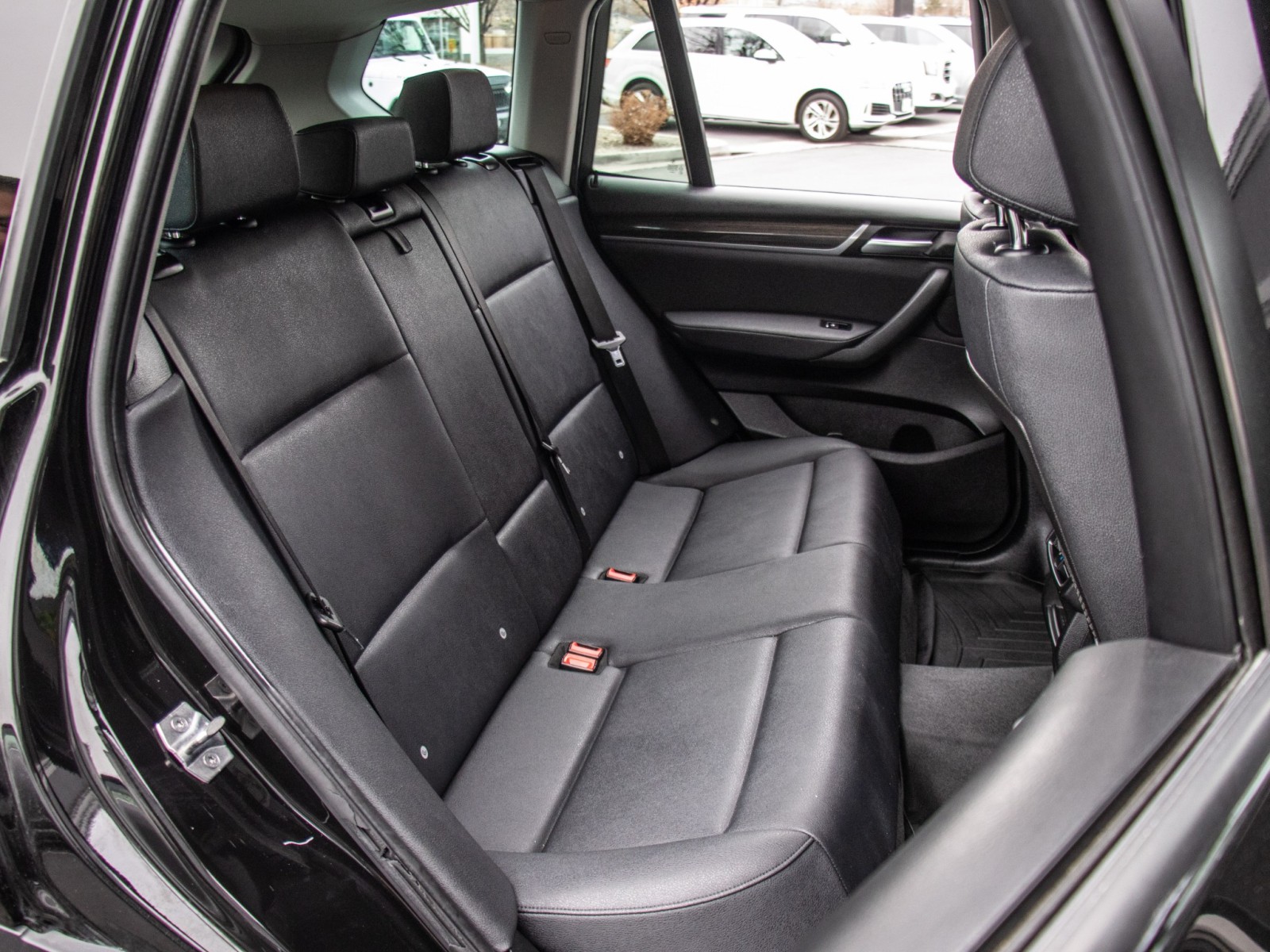 Vehicle image 23 of 26