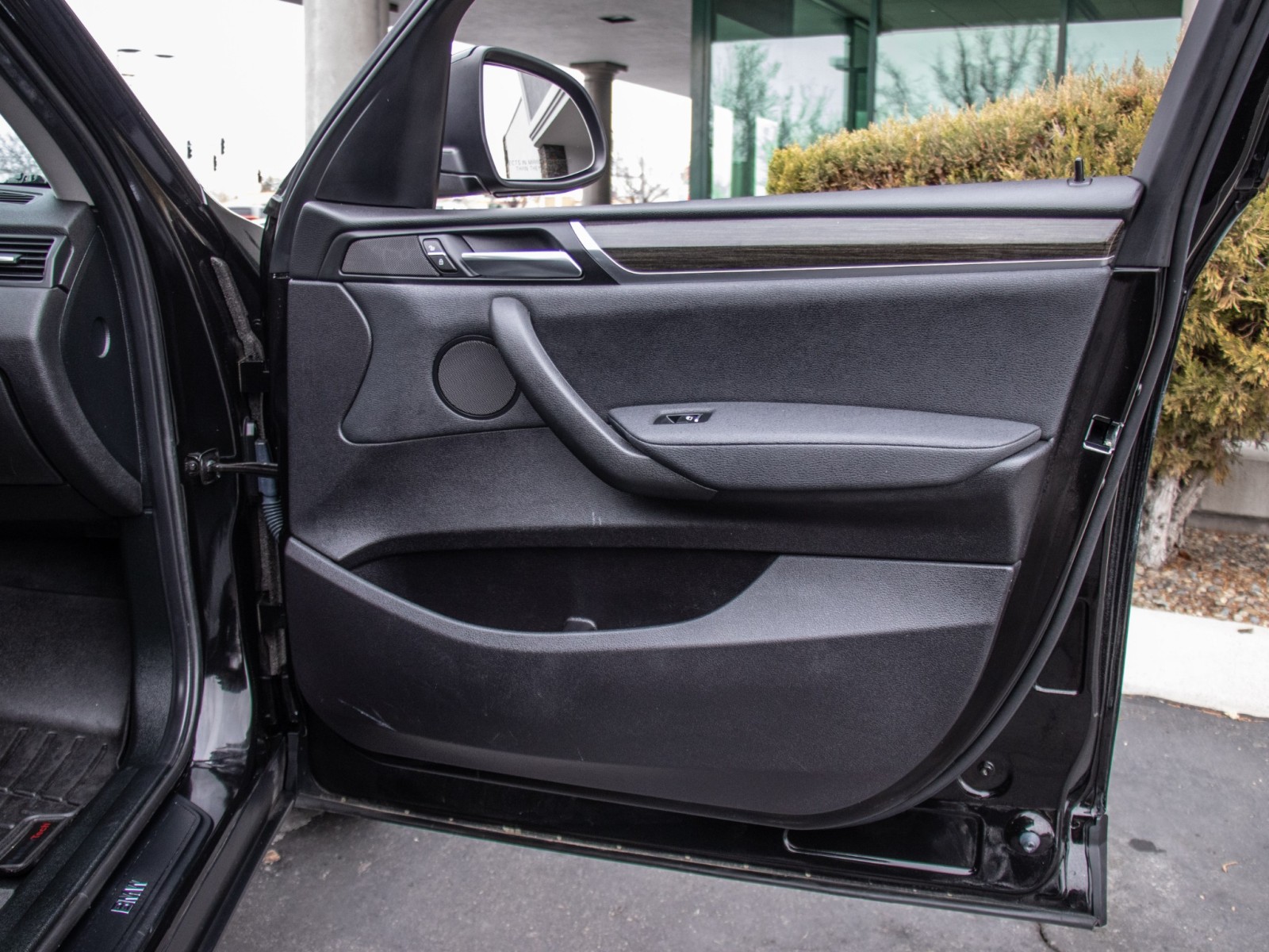 Vehicle image 20 of 26