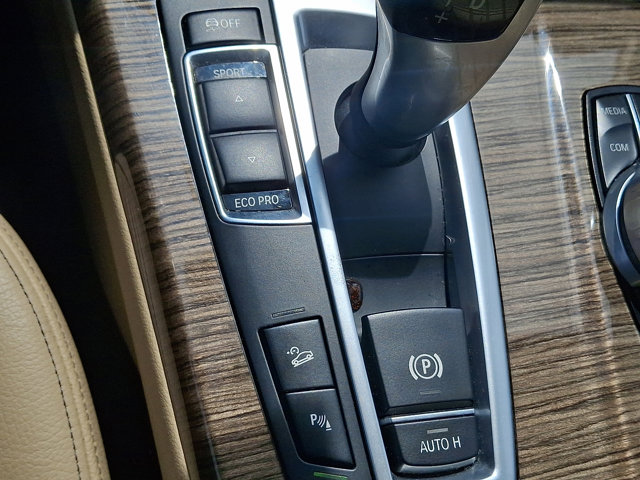 Vehicle image 31 of 32