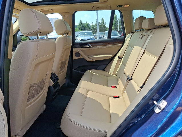 Vehicle image 10 of 32