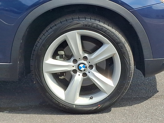 Vehicle image 8 of 32