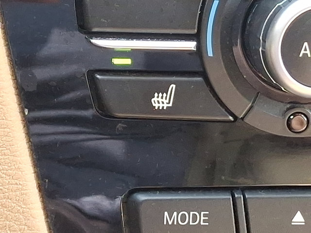Vehicle image 21 of 32