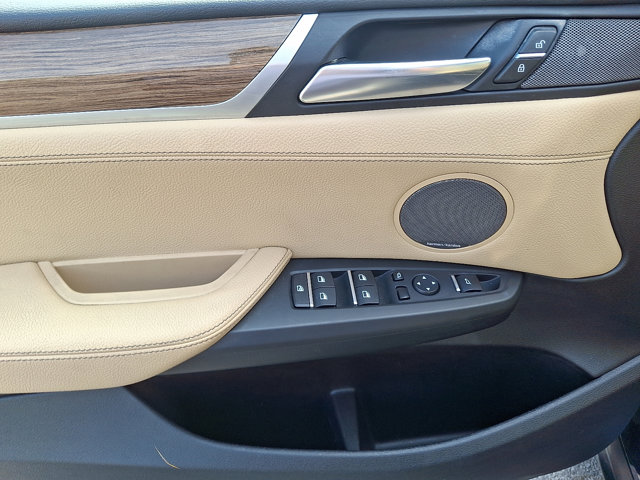 Vehicle image 20 of 32