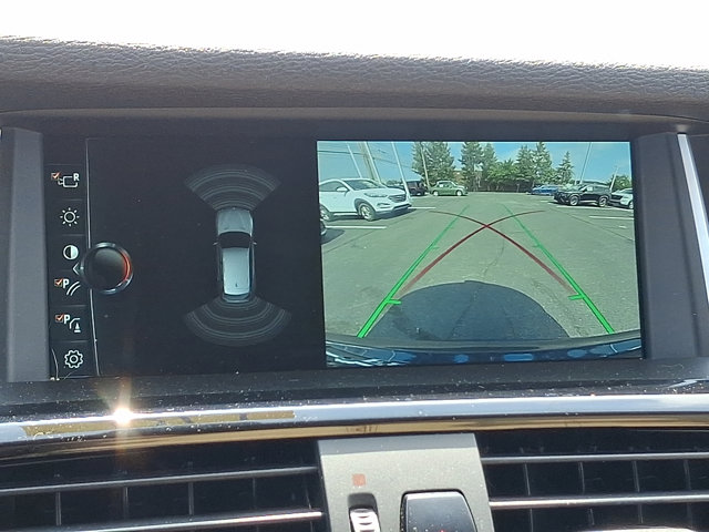 Vehicle image 16 of 32
