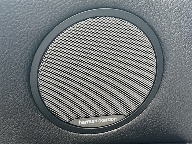 Vehicle image 22 of 38