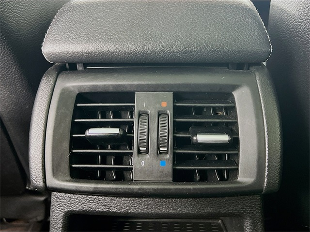 Vehicle image 29 of 38