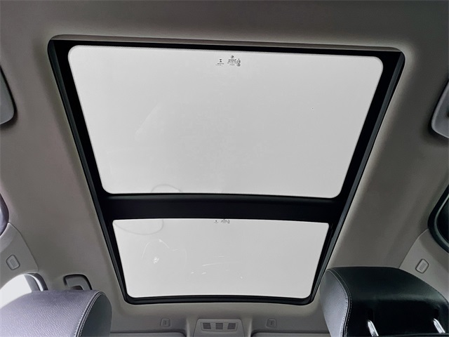Vehicle image 25 of 38