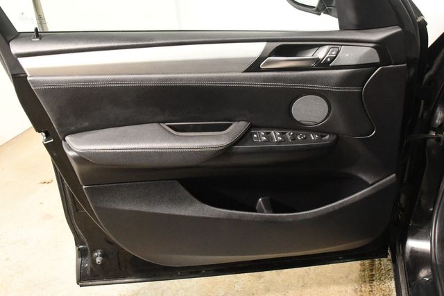 Vehicle image 21 of 24
