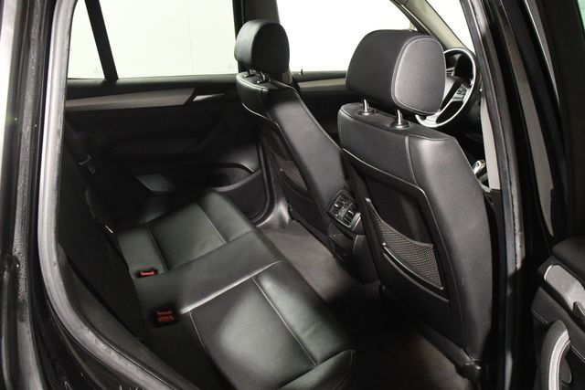 Vehicle image 19 of 24