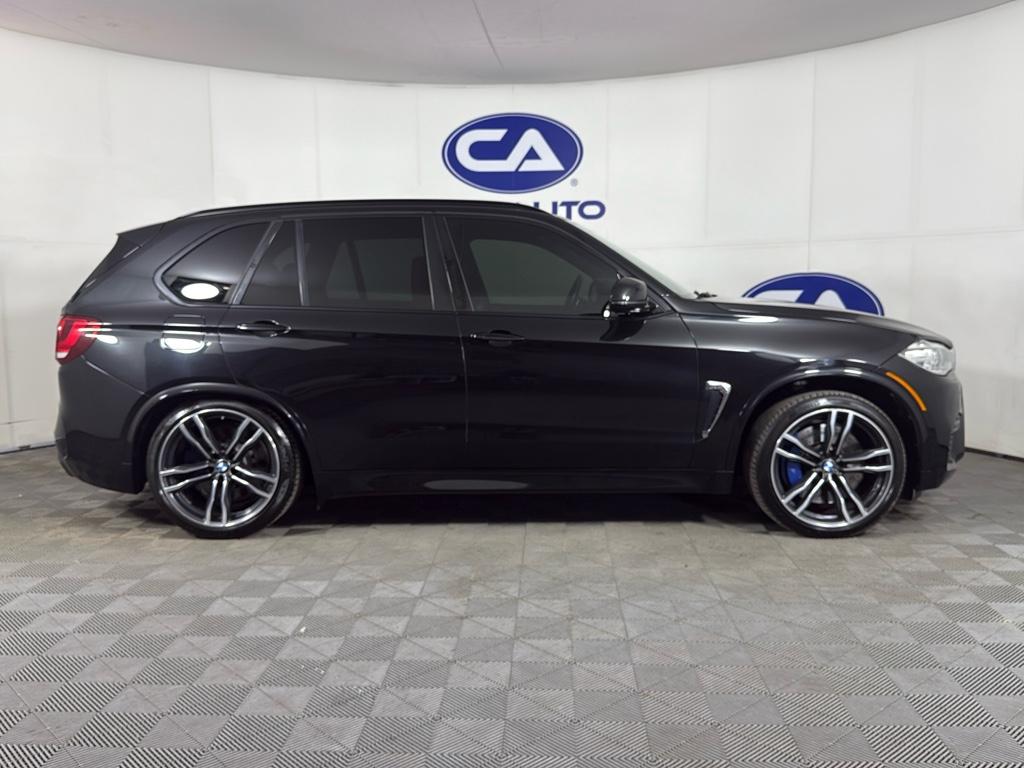 Vehicle image 4 of 32