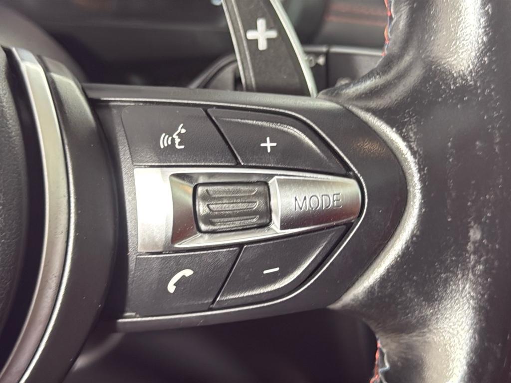 Vehicle image 26 of 32