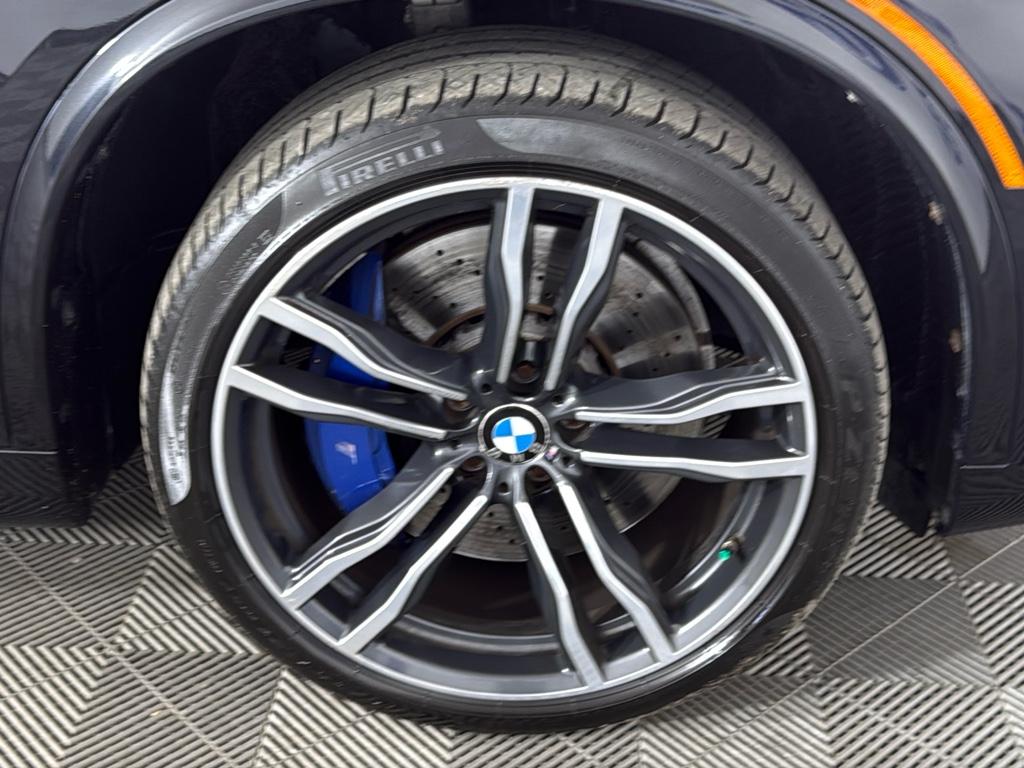 Vehicle image 13 of 32