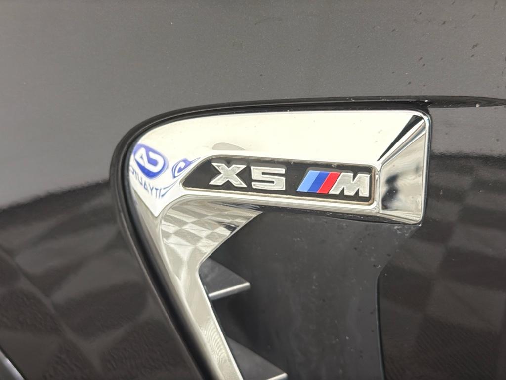 Vehicle image 11 of 32