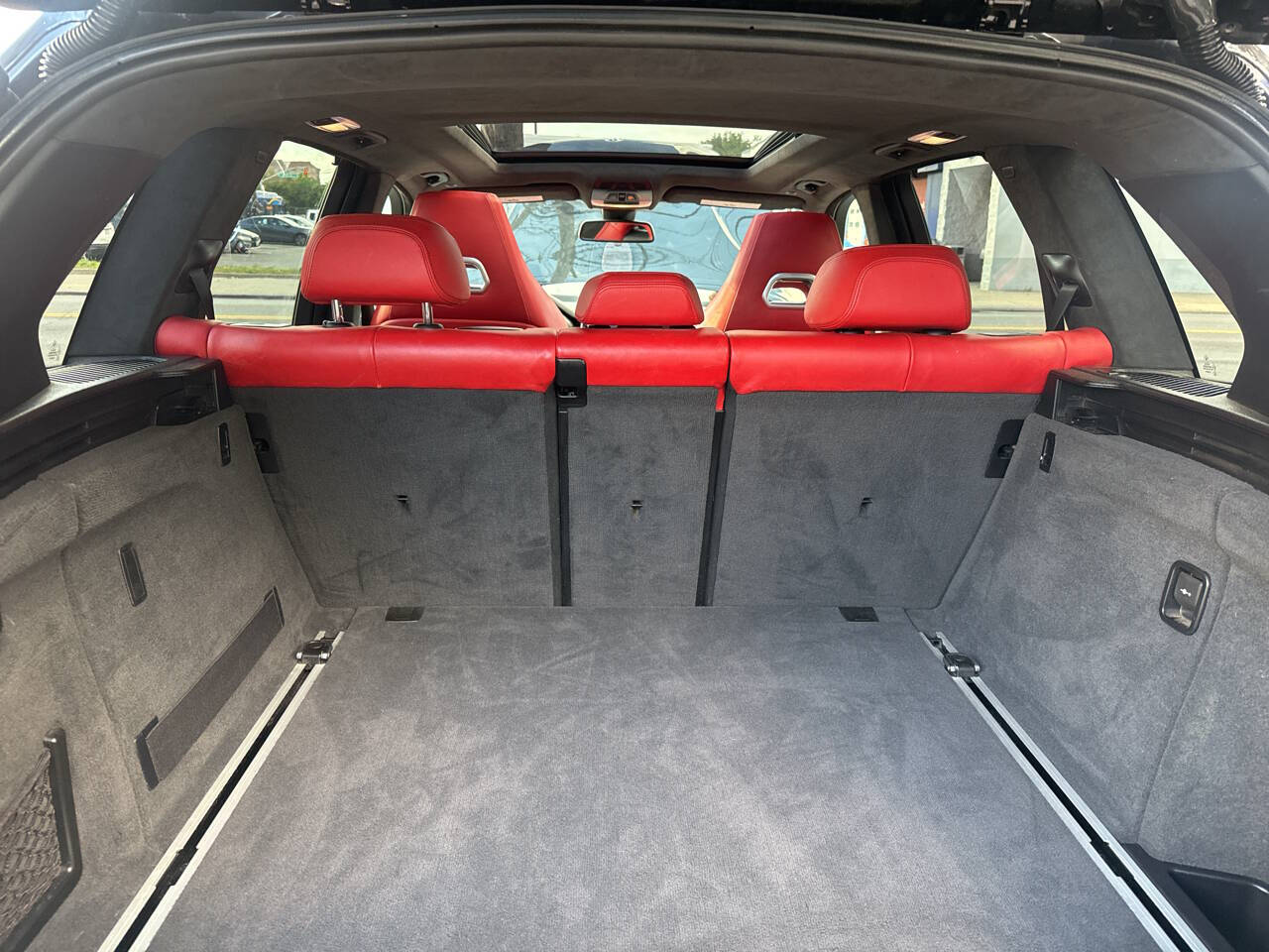 Vehicle image 10 of 40