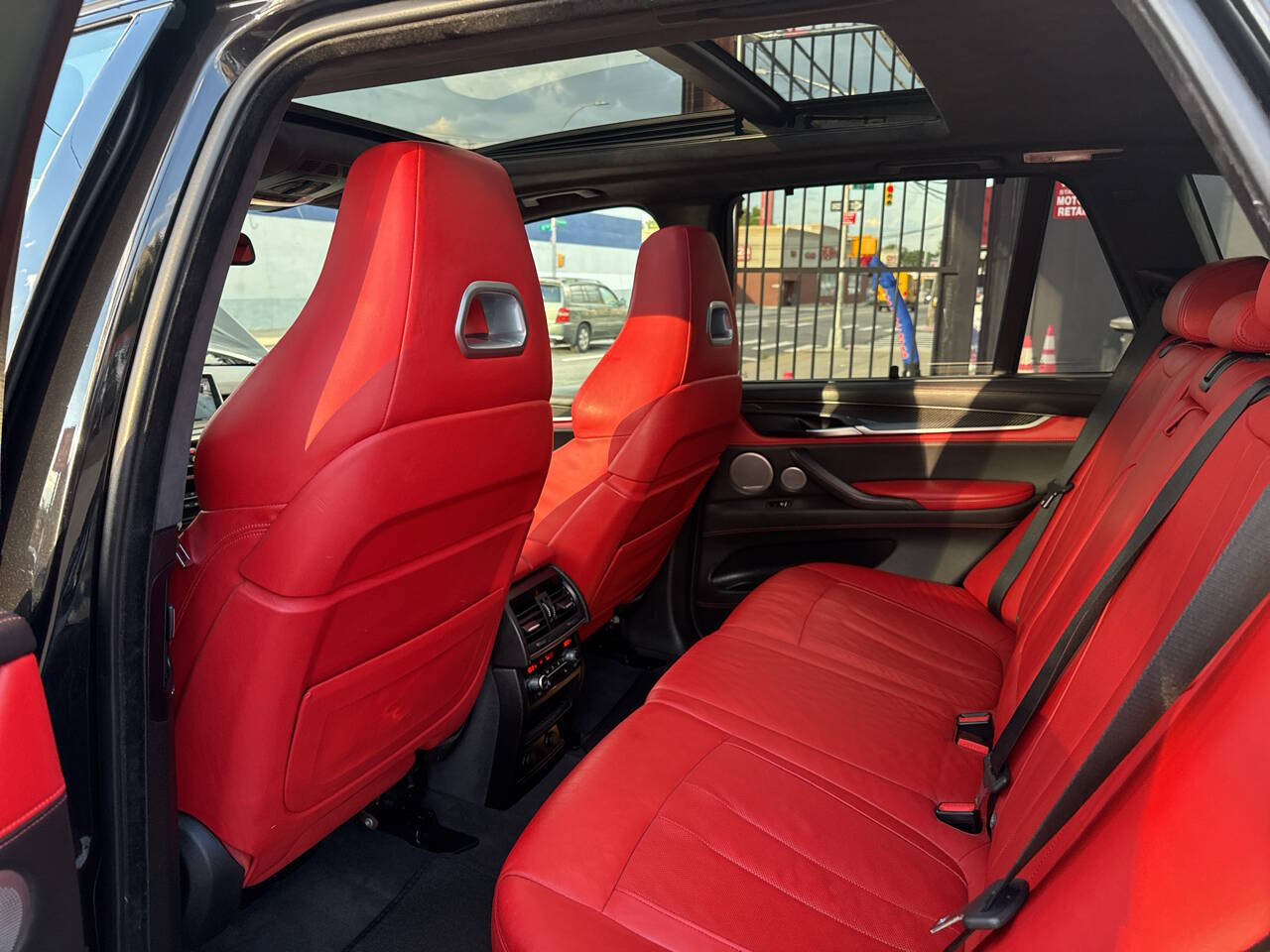Vehicle image 14 of 40