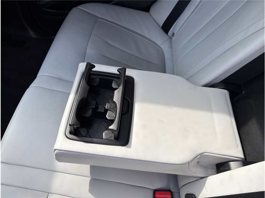 Vehicle image 46 of 58
