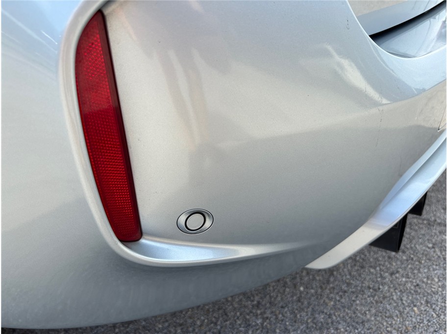 Vehicle image 18 of 58