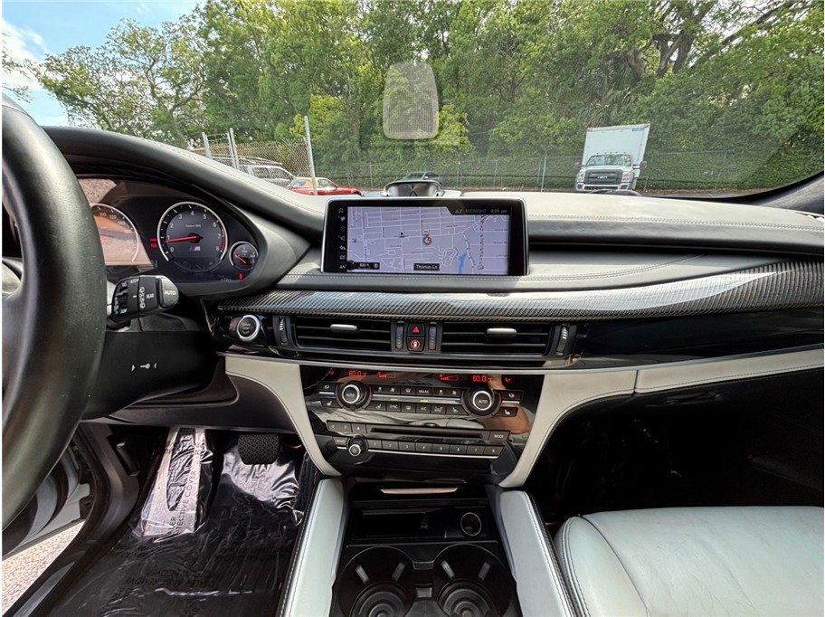 Vehicle image 12 of 58