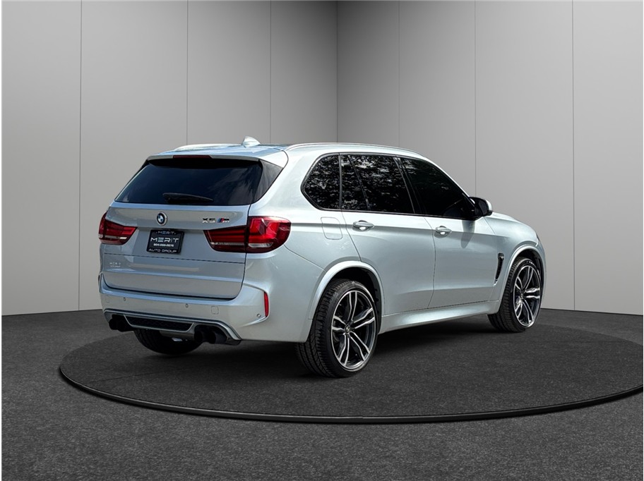 Vehicle image 5 of 58
