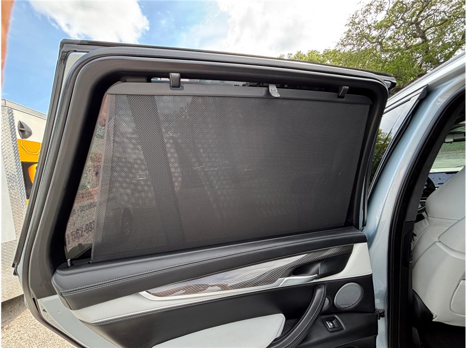 Vehicle image 47 of 58