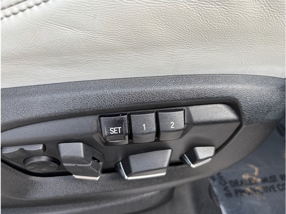 Vehicle image 52 of 58