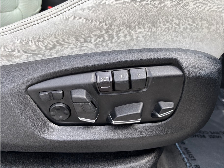 Vehicle image 50 of 58