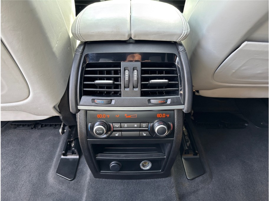 Vehicle image 44 of 58